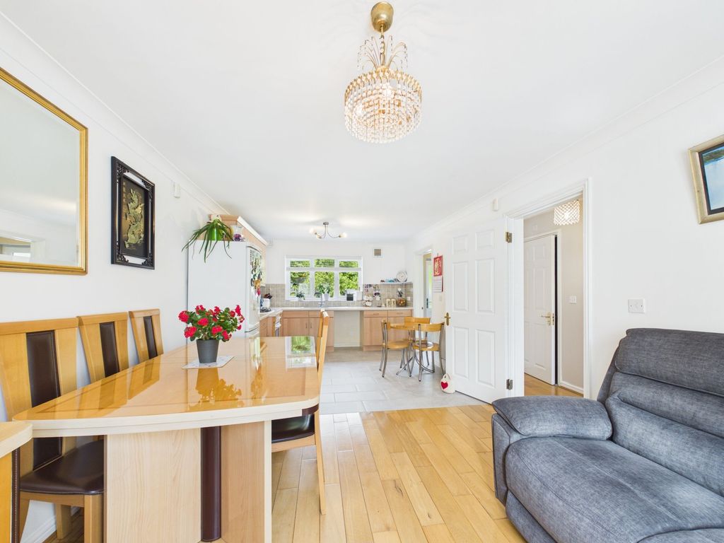 Property photo 2 of 30