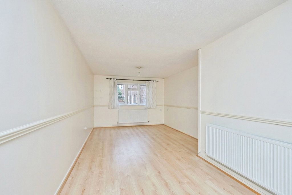 Property photo 3 of 17 Pbox-Img.Jpg