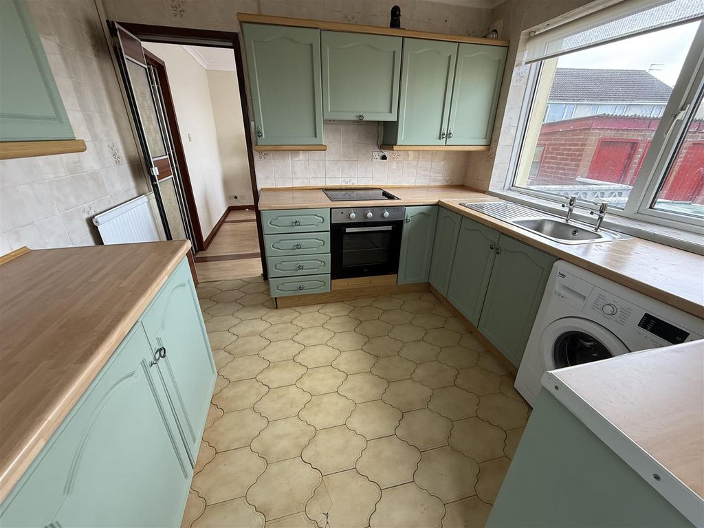 Property photo 2 of 23 Kitchen