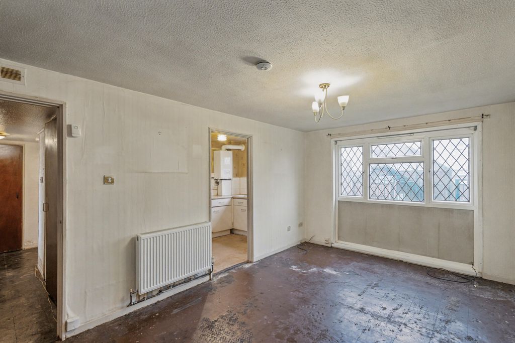 Property photo 2 of 17 9 Hawkshead Way, Hawkshead, Bradford, West Yorkshire, Bd5 0Tn