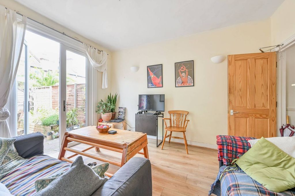 Property photo 2 of 11
