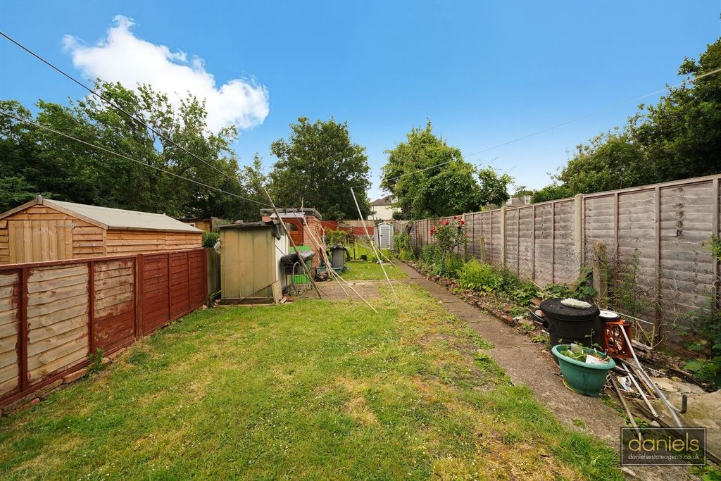 Property photo 2 of 11