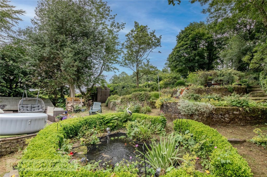 Property photo 2 of 39 Garden