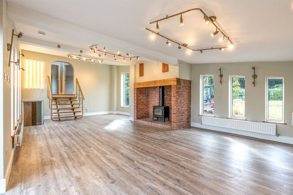 Property photo 3 of 31 Picture No. 30