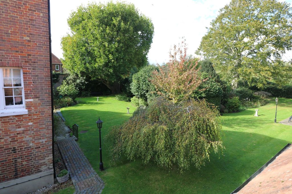 Property photo 2 of 12 4597983