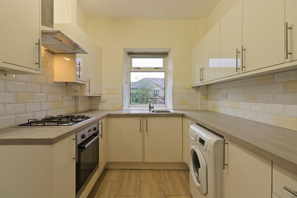 Property photo 2 of 28 Kitchen