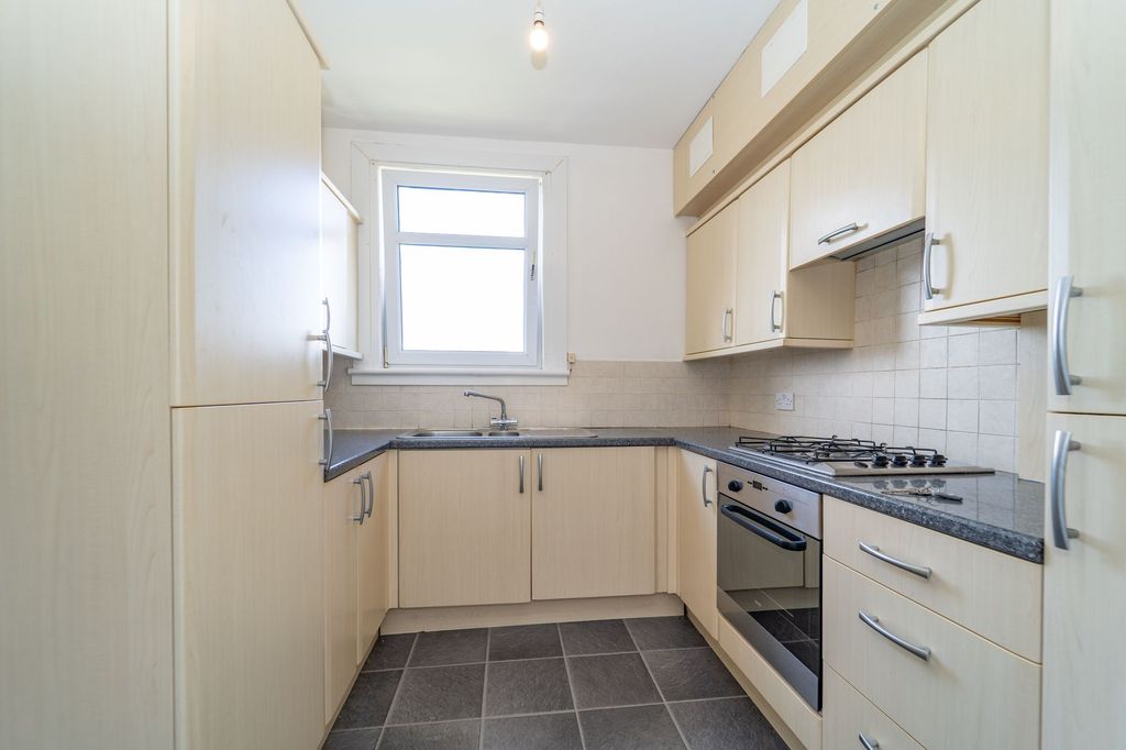 Property photo 3 of 17 Kitchen
