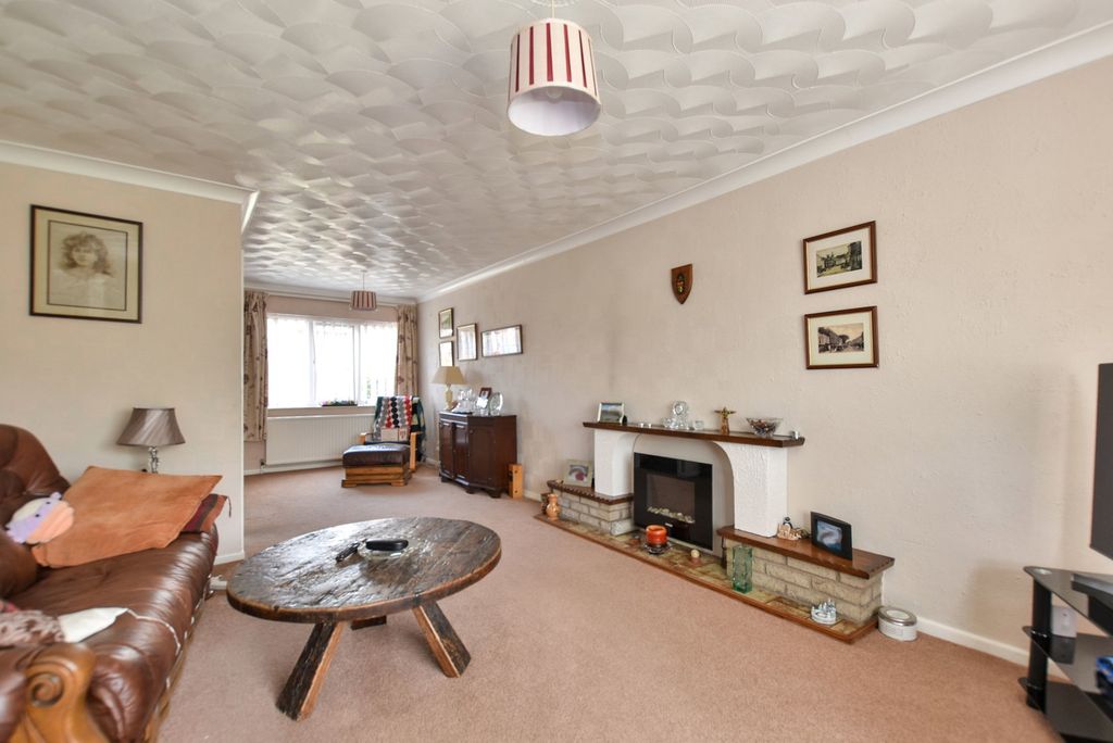 Property photo 3 of 19