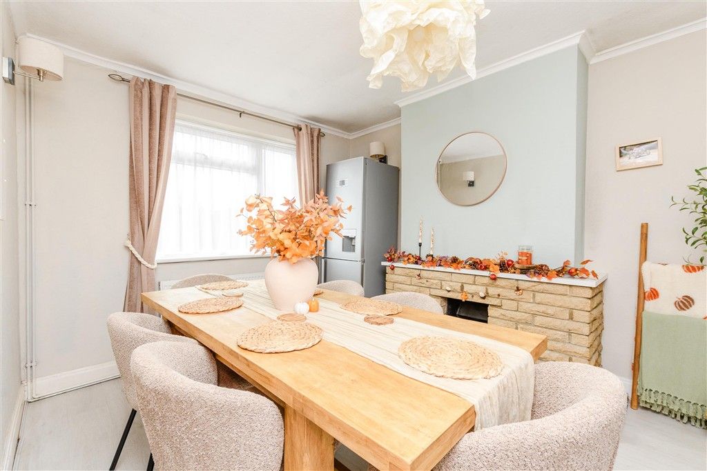 Property photo 3 of 9 Dining Room