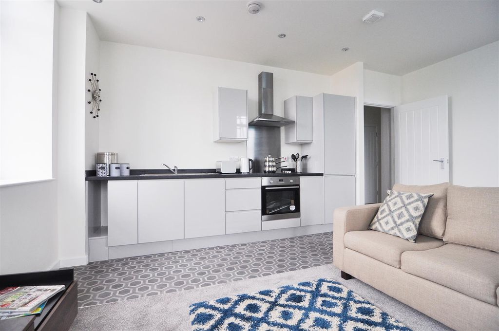 Property photo 2 of 7 Open Plan Kitchen