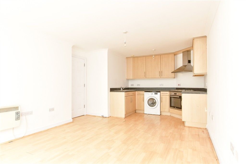 Property photo 2 of 7 Kitchen/Lounge/ Dining Area