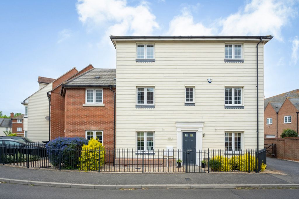 Property photo 1 of 37