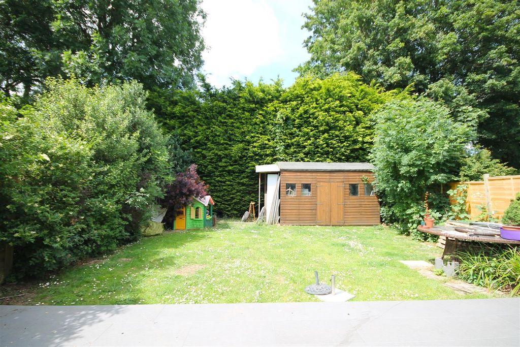 Property photo 2 of 8 Garden.Jpg