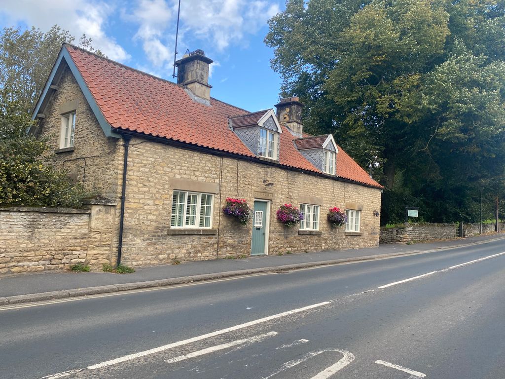 Property photo 1 of 21