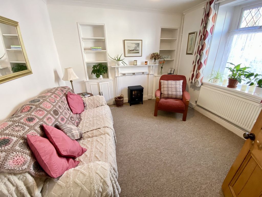 Property photo 3 of 9 Dining Room