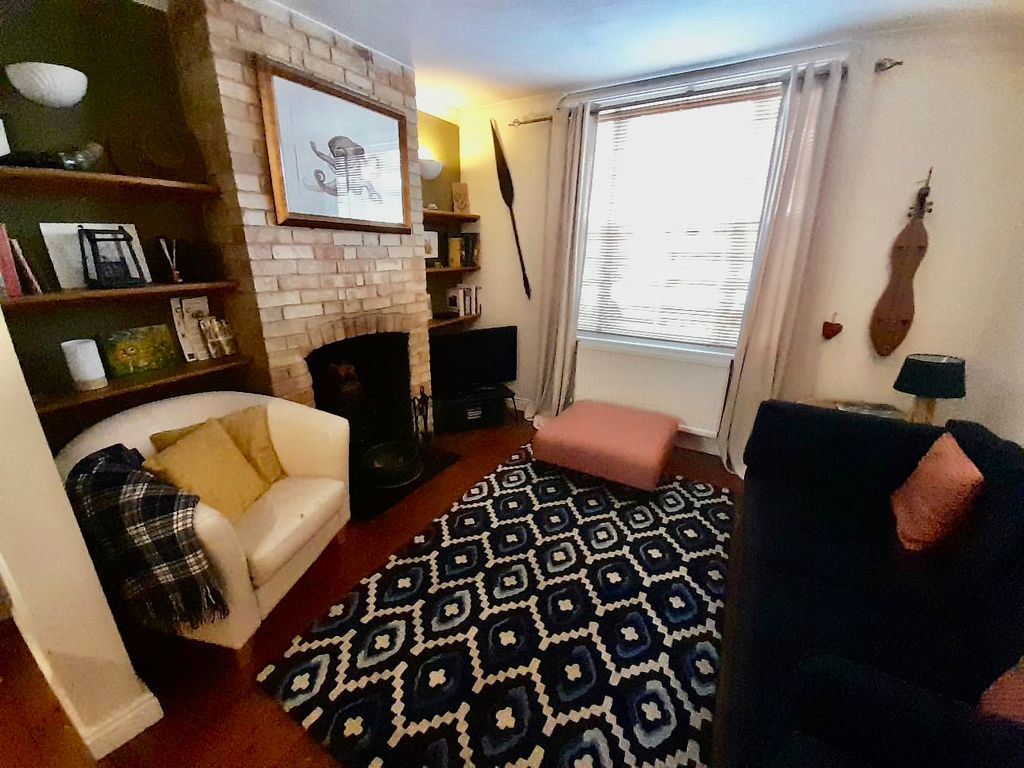 Property photo 2 of 10 Living Room