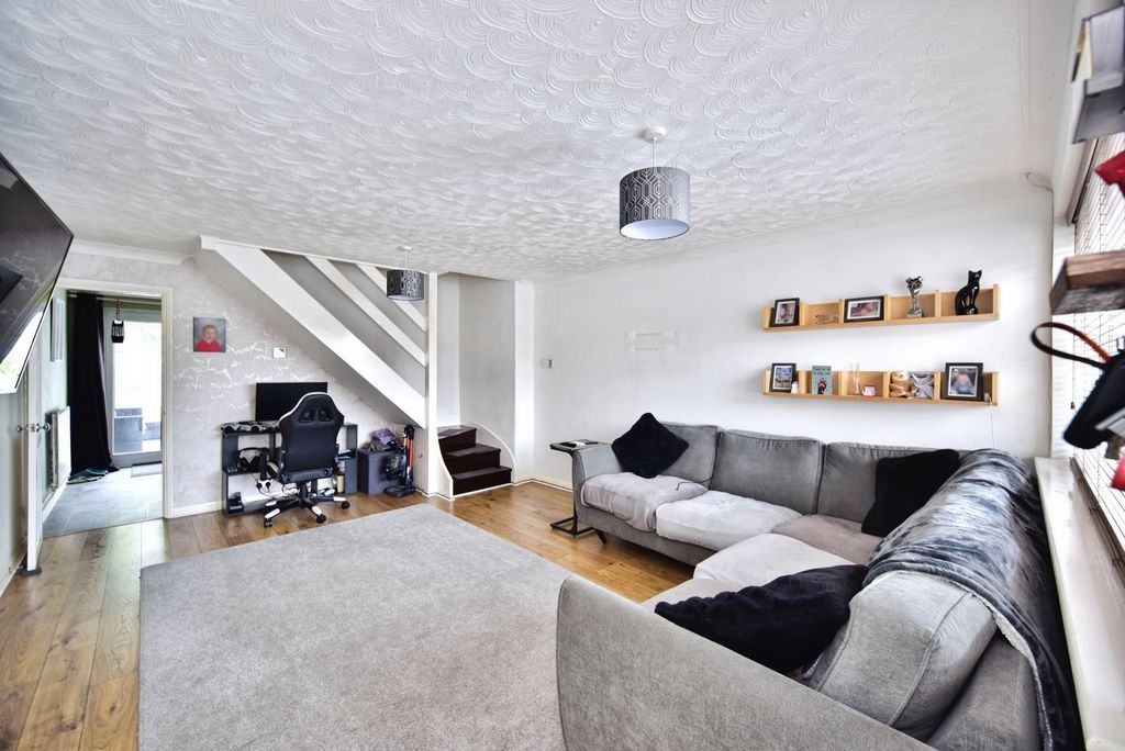 Property photo 2 of 19 Pbox-Img.Jpg