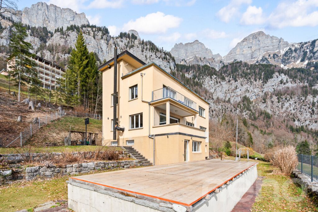 Property photo 3 of 12