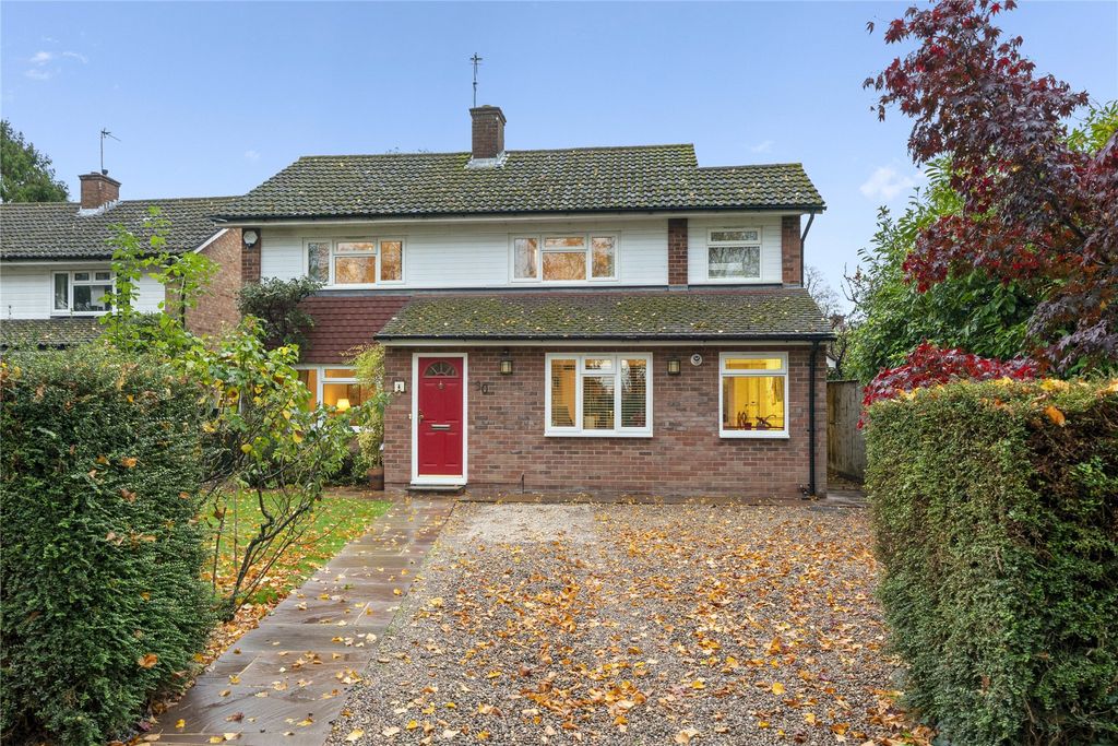 Property photo 1 of 18 Front & Driveway