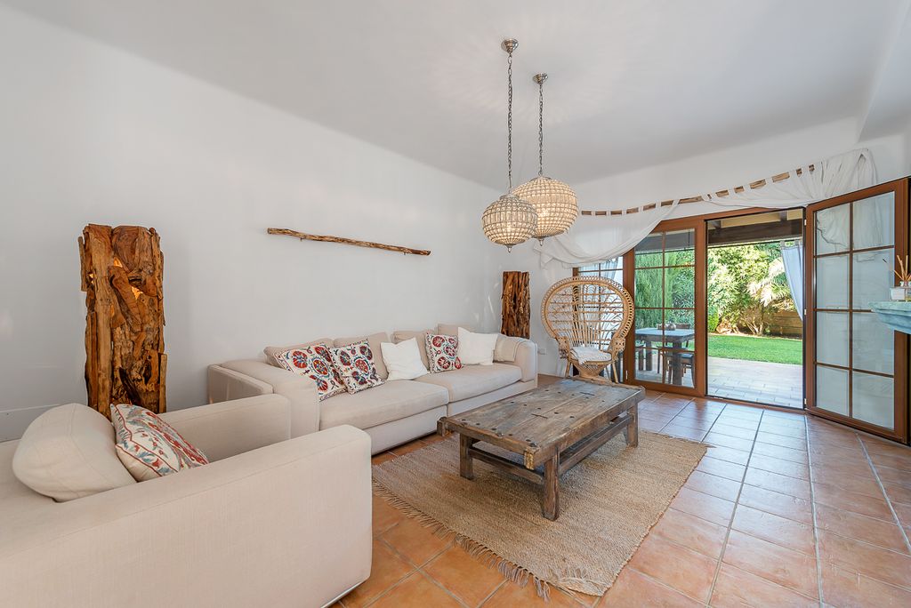 Property photo 2 of 16 Villa_Nova Santa Ponsa_64239_1280-04.Jpg