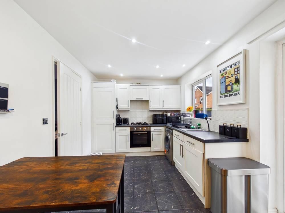 Property photo 2 of 15 Kitchen