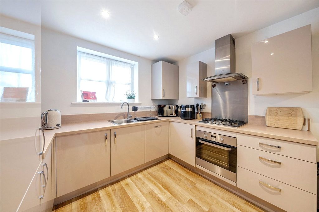 Property photo 3 of 15 Picture No. 16