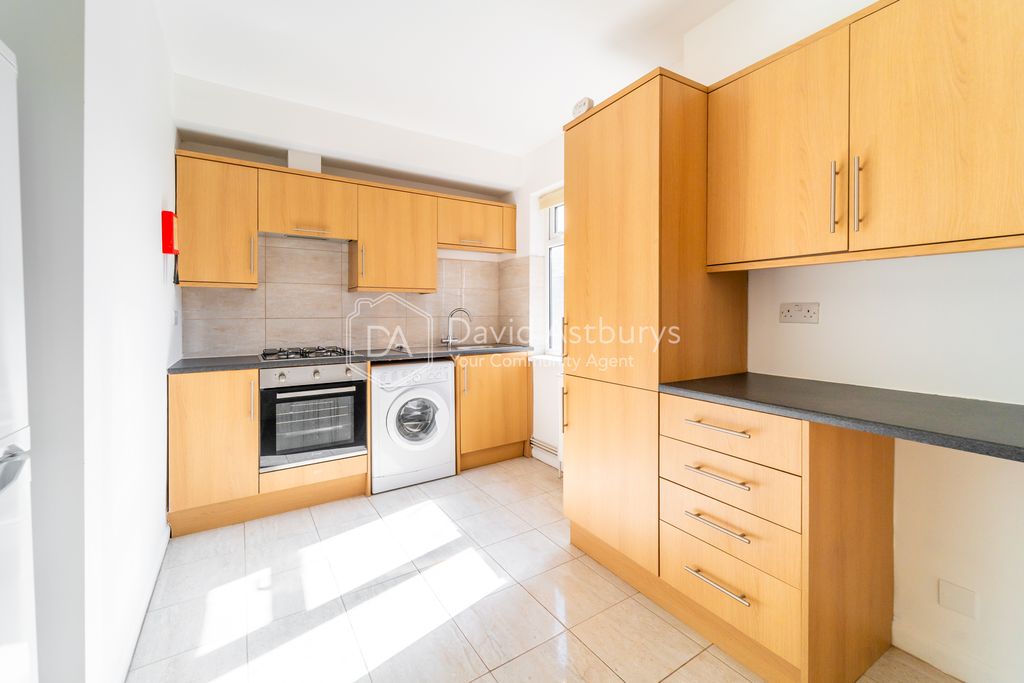 Property photo 2 of 8 Ndb05450