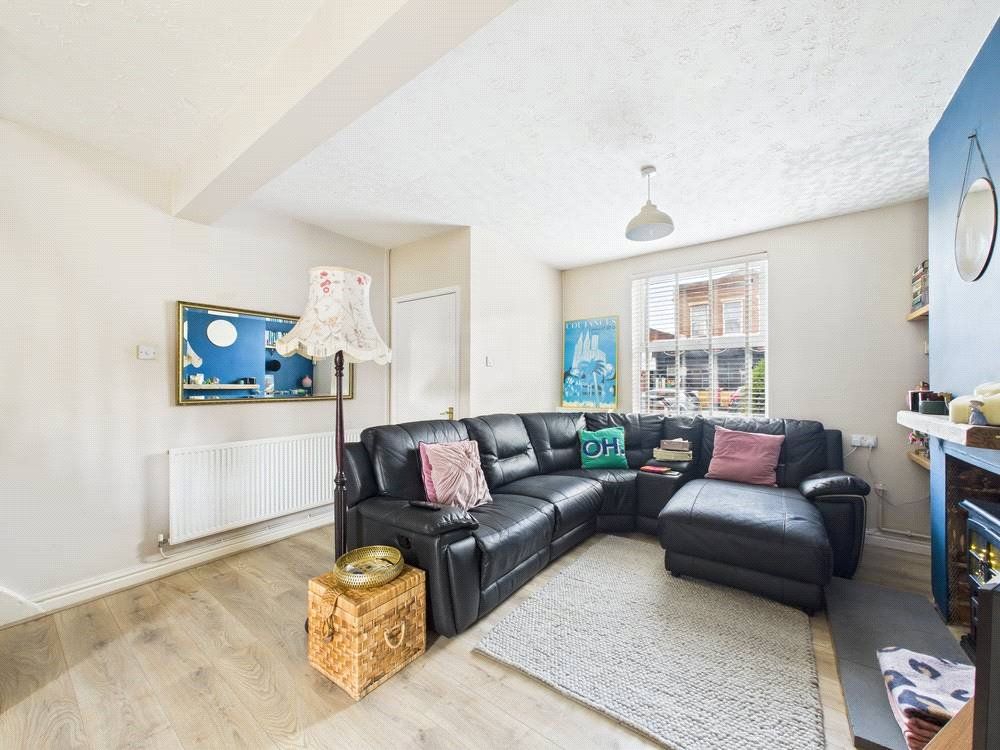 Property photo 2 of 17 Picture No. 27