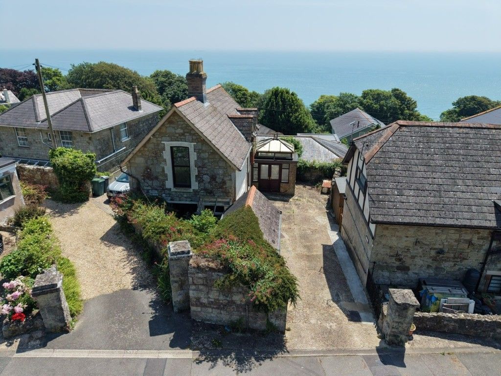 Property photo 1 of 13 The Cottage With The Sea Behind