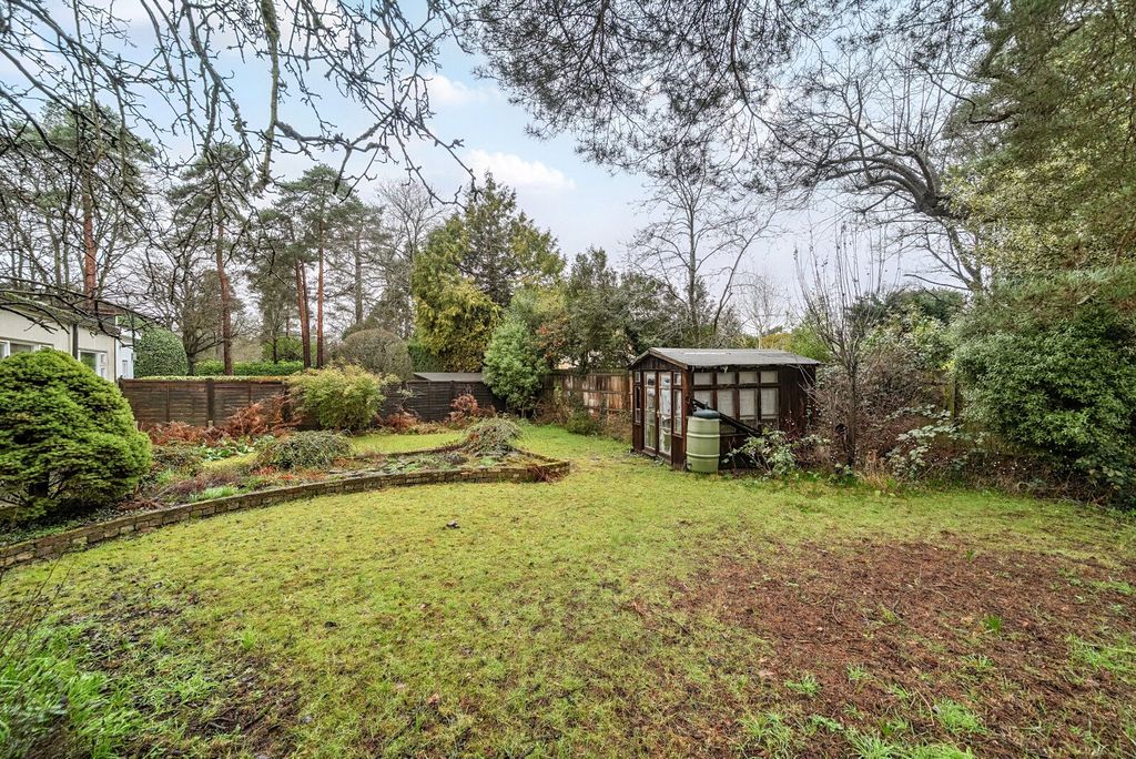 Property photo 2 of 19 Picture No. 24