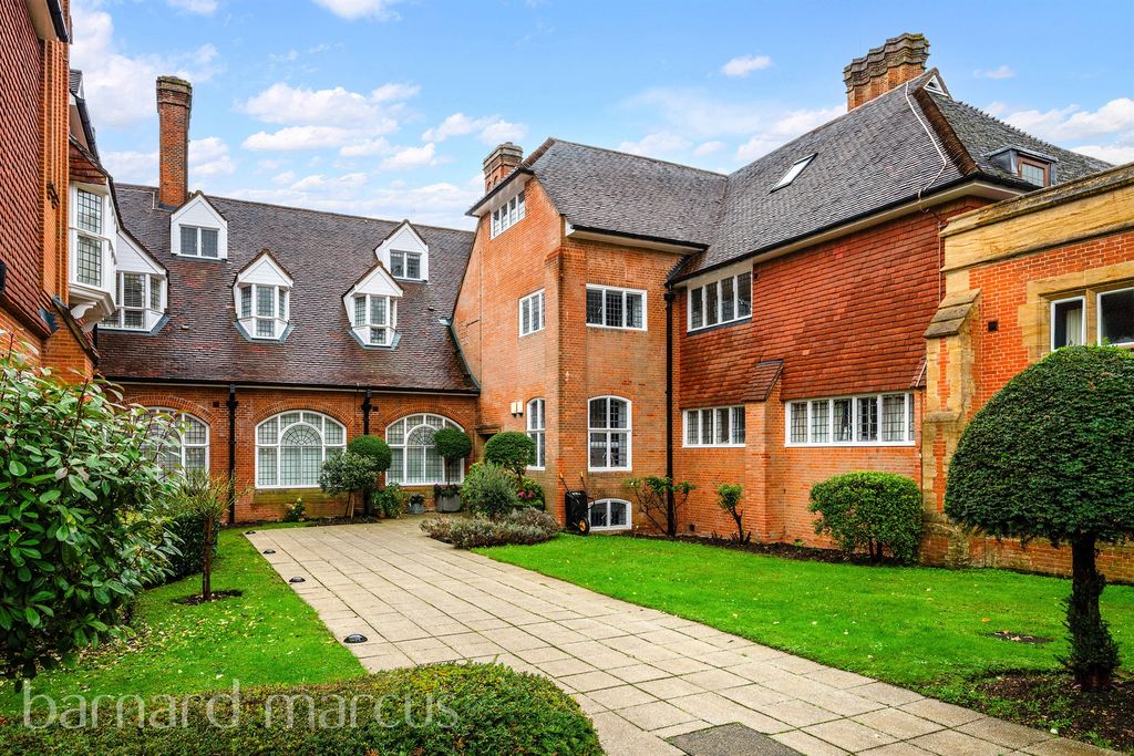 Property photo 1 of 12