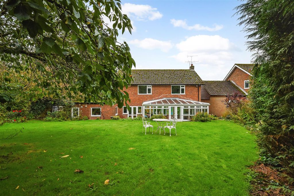 Property photo 2 of 30 Ph3_5528173.Jpg