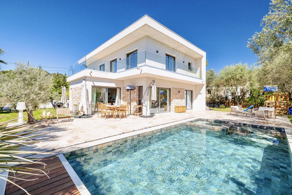 Property photo 1 of 23