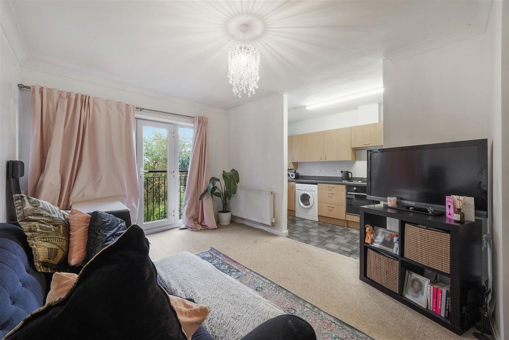 Property photo 2 of 15 15 Park Lodge, 32 Greenford Road - 4Hnzi1Lkicjzf3U