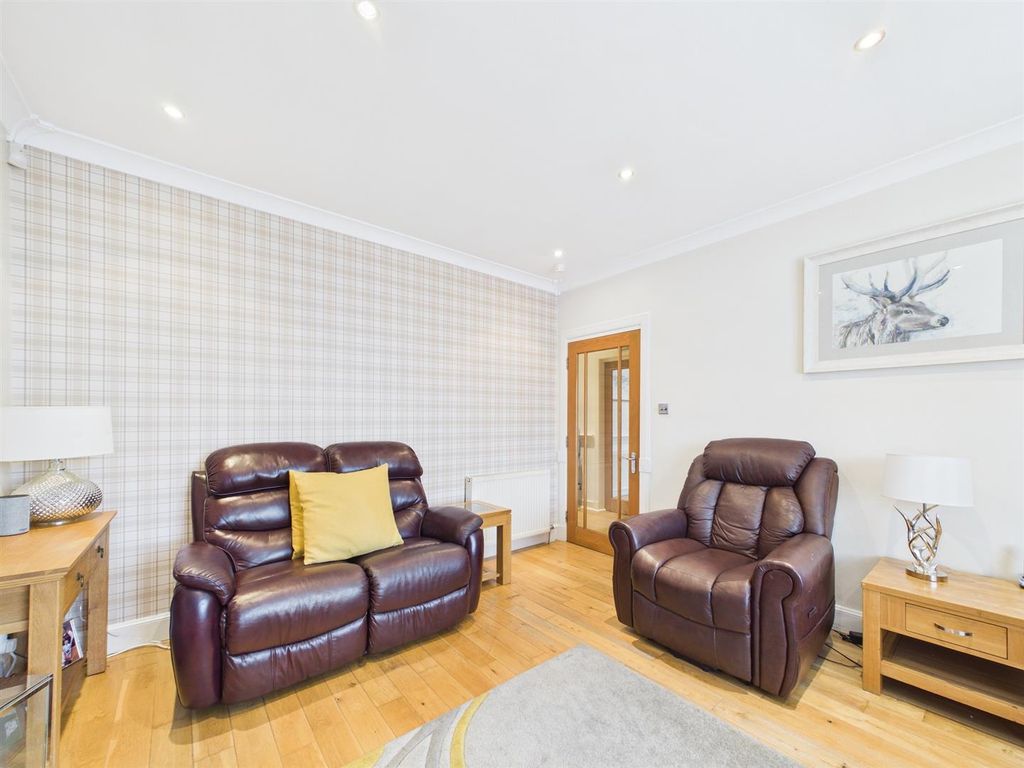 Property photo 3 of 21 Cam01486G0-Pr1011-Still010.Jpg