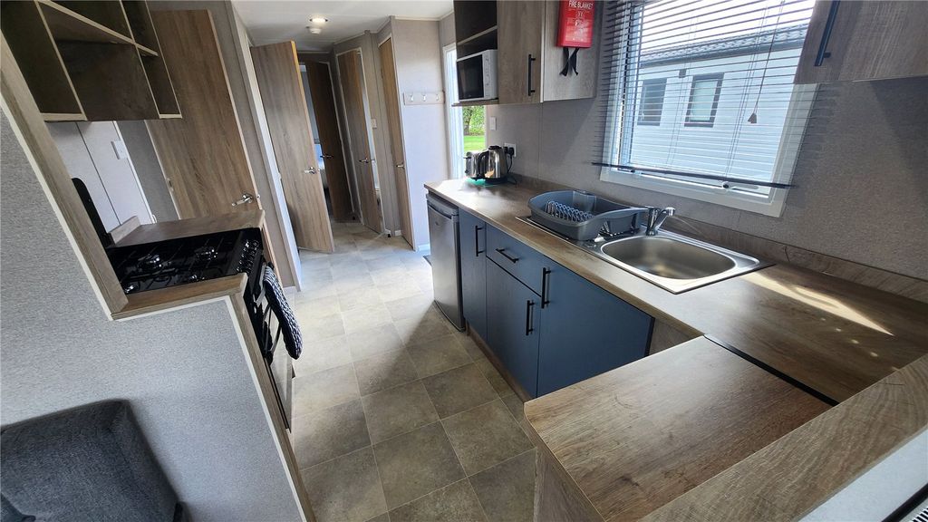 Property photo 2 of 14 Picture No. 21