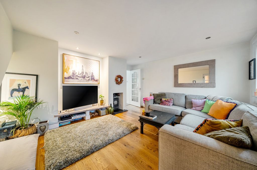 Property photo 3 of 27 1463016-15-6A04Ab...