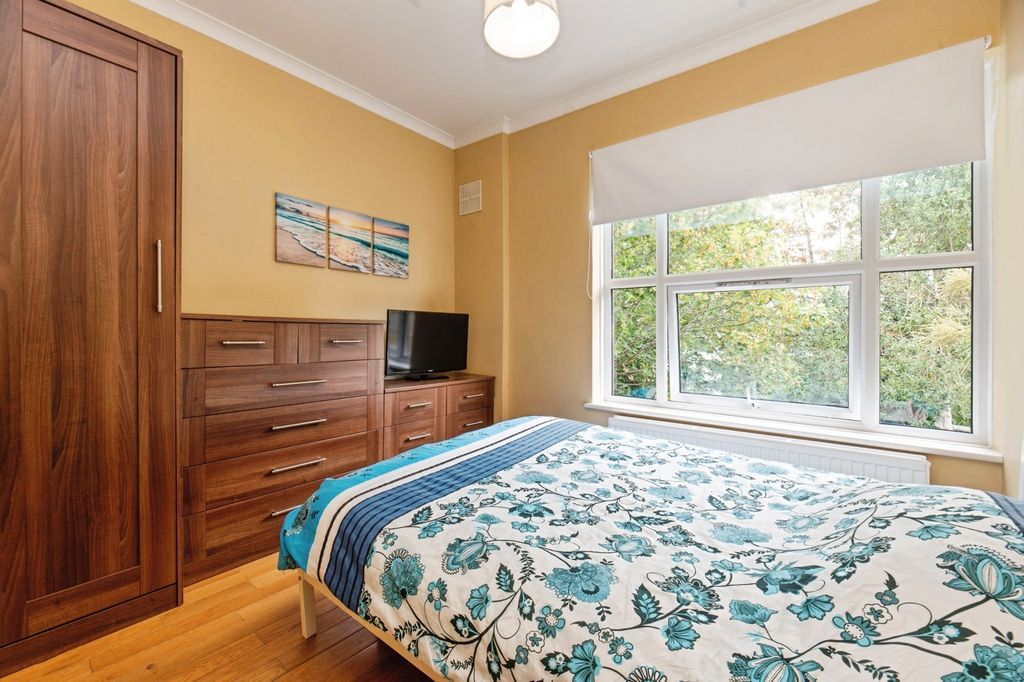 Property photo 3 of 16 Photo