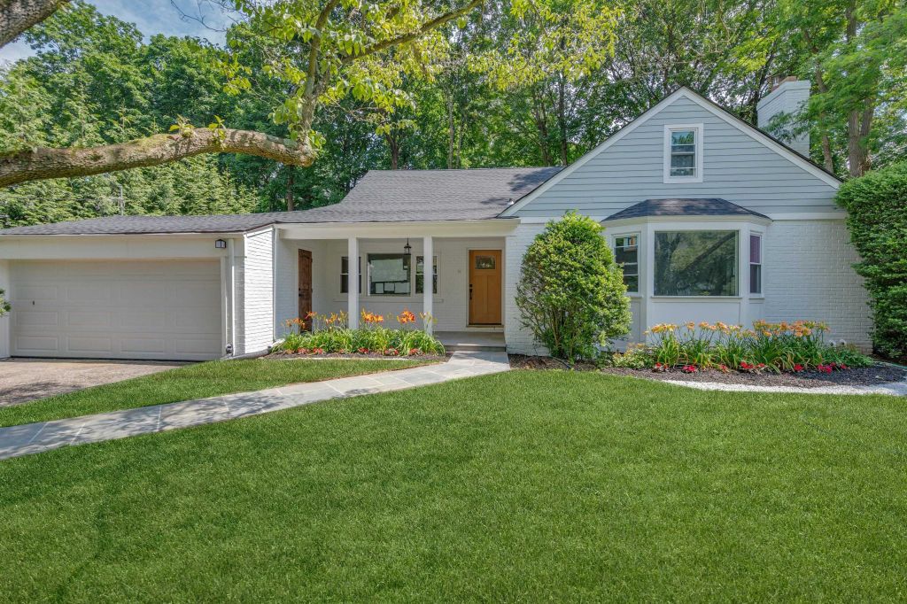 Property photo 1 of 29