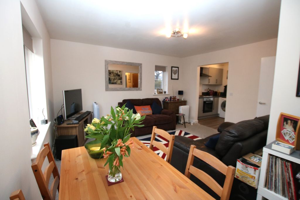 Property photo 2 of 7