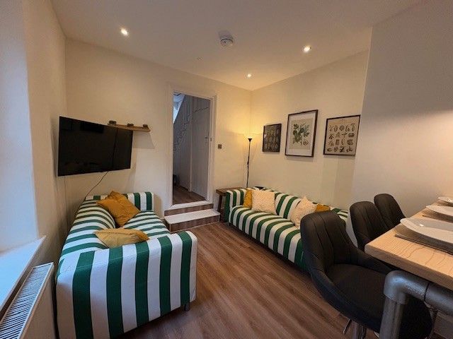 Property photo 2 of 8 Image