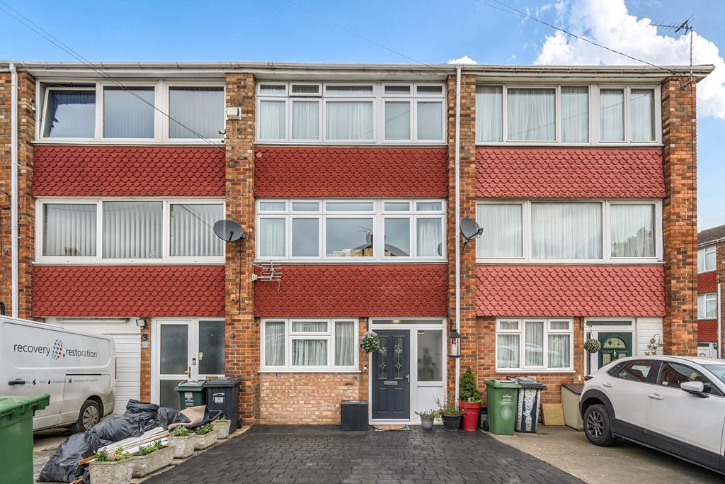 Property photo 1 of 21 External