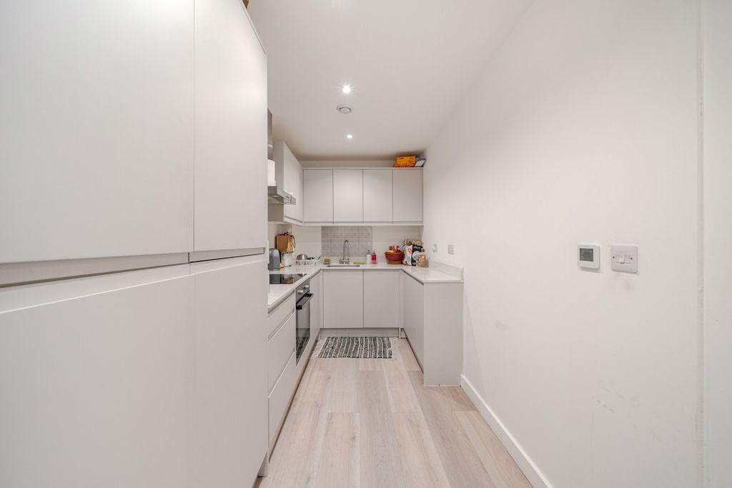 Property photo 3 of 20 1405823-6-6985c05...