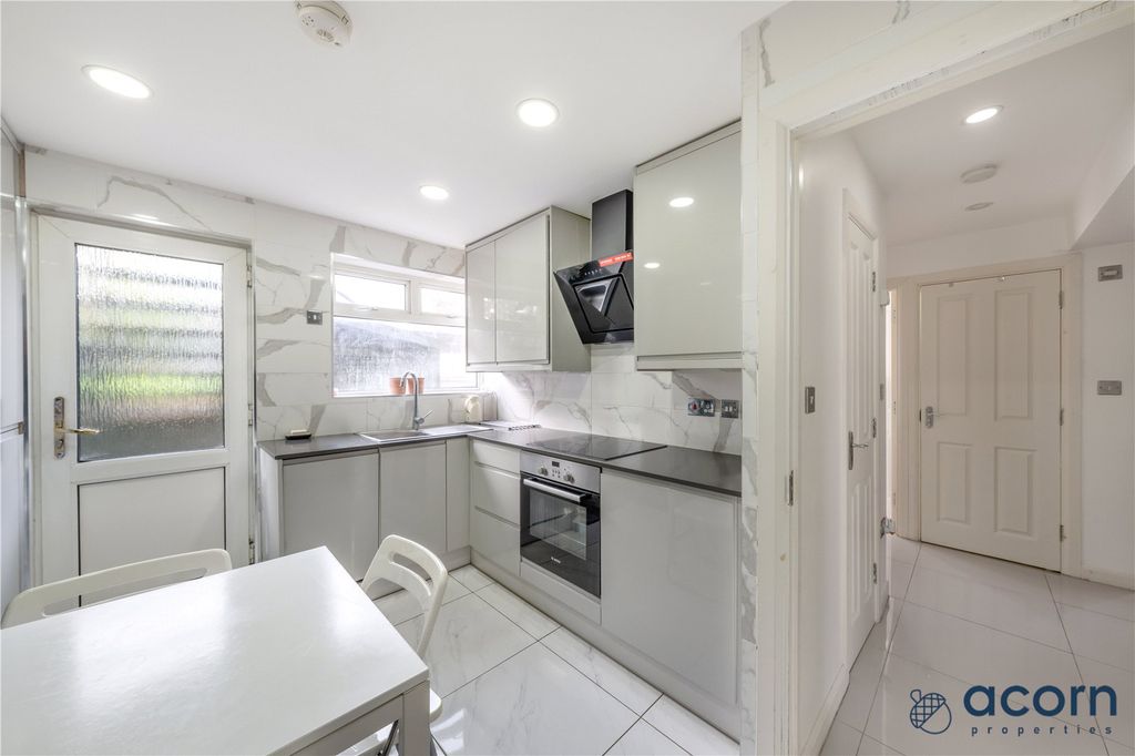 Property photo 2 of 12 Picture No. 06