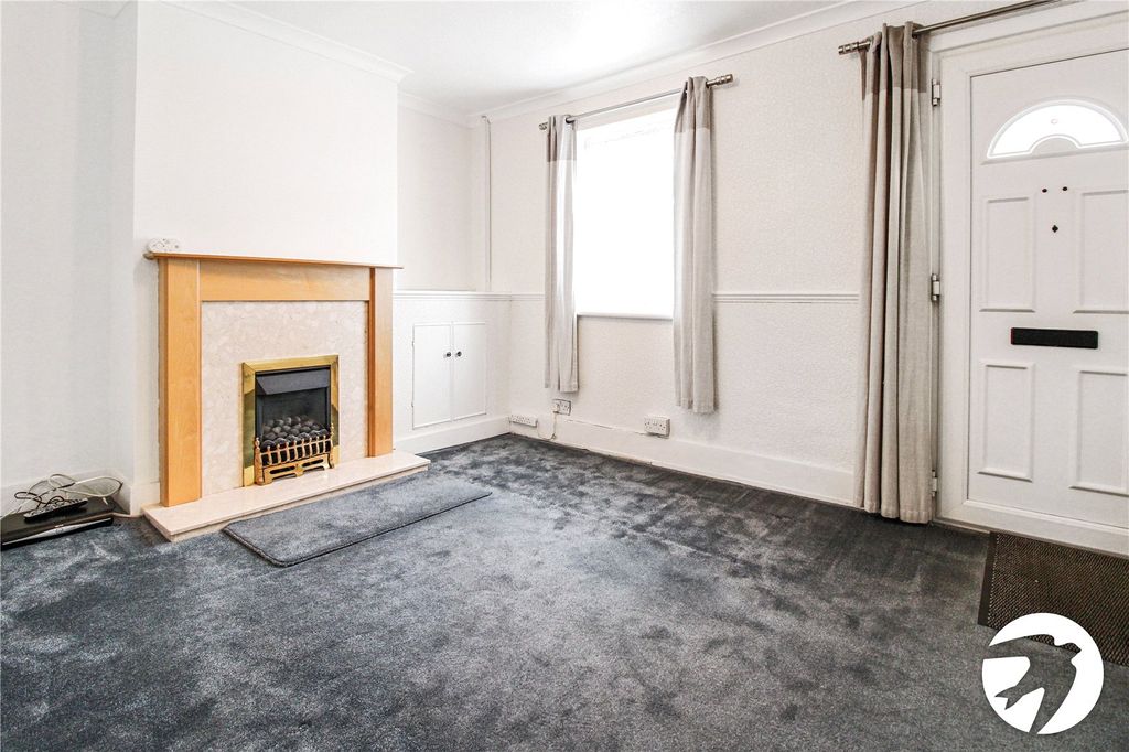 Property photo 2 of 10 Lounge