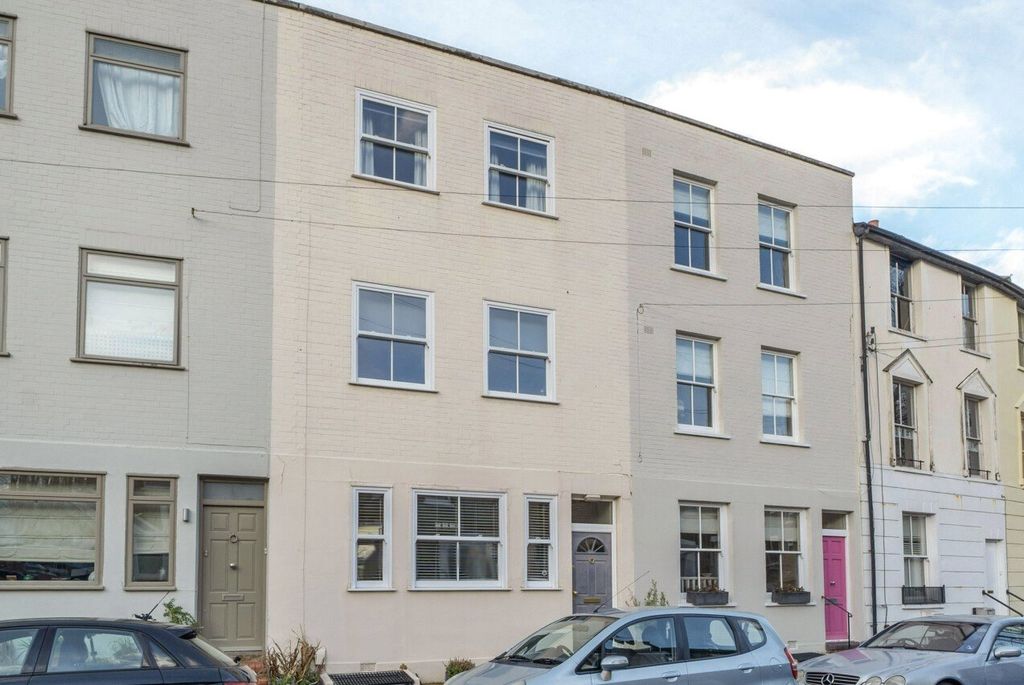 Property photo 2 of 12 Exterior