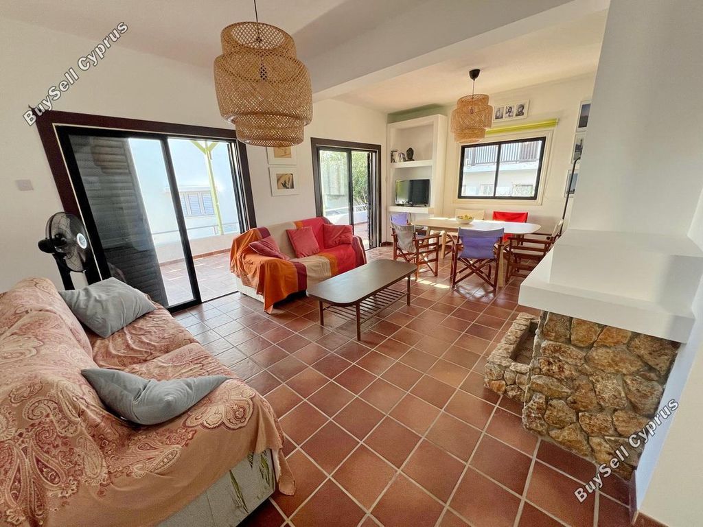 Property photo 3 of 30