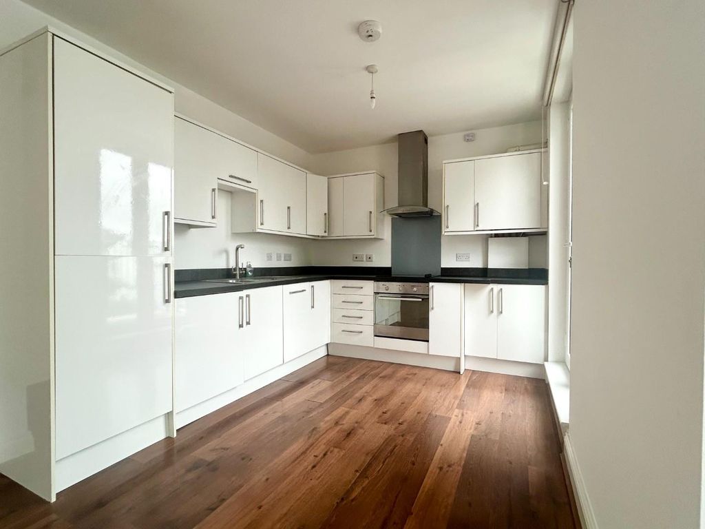 Property photo 3 of 7 Kitchen.Jpg