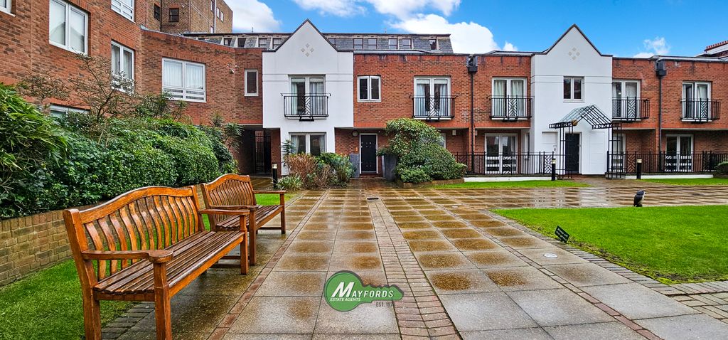 Property photo 1 of 23 4 Bedroom Mews House