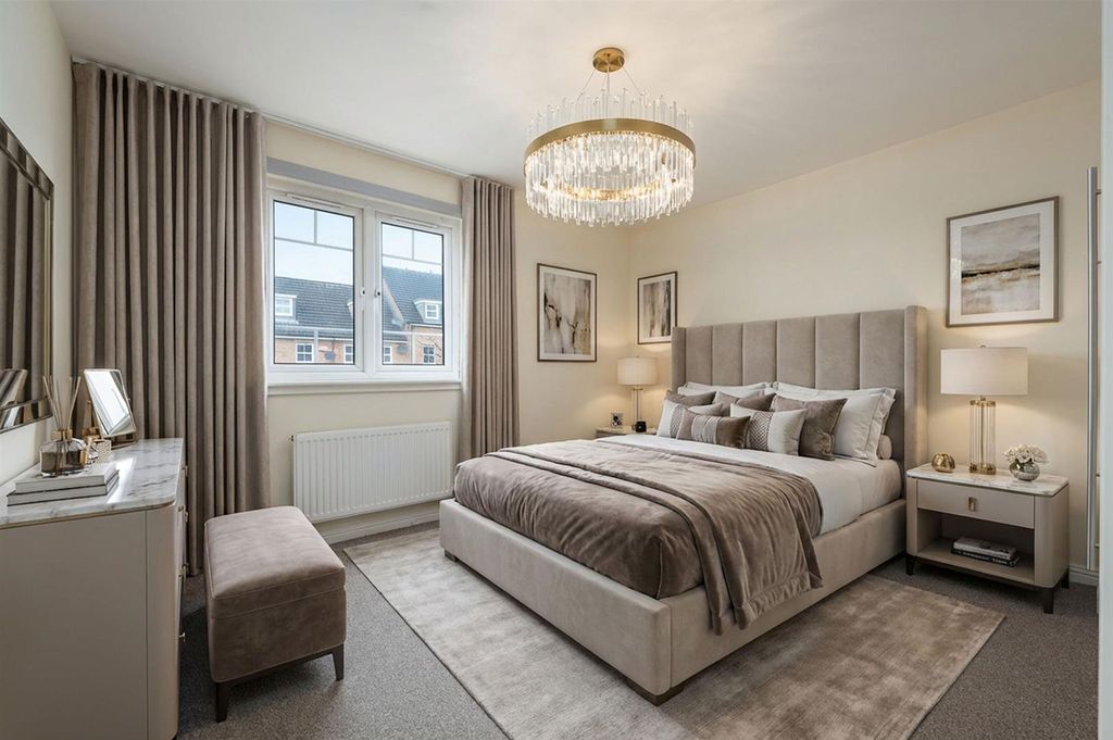 Property photo 3 of 21 Bed 1 (Staged)